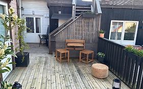 Deluxe Central 2 Bedroom With View And Underground Garage